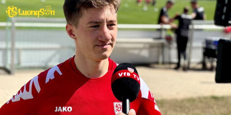 Sự nghiệp vs phong cách thi đấu của Angelo Stiller